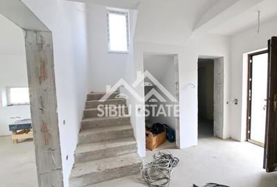 Duplex cu 4 camere cu Canalizare în Șelimbăr - 2