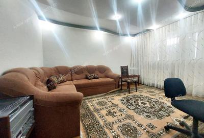 Apartament cu 4 camere semidecomandat în Port