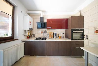 Duplex cu 4 camere cu Canalizare în Central - 7