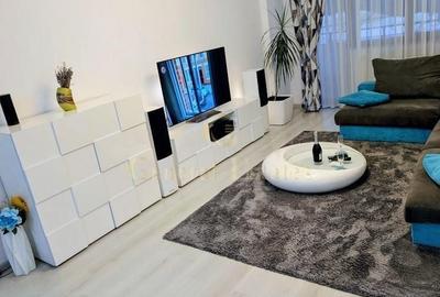 Apartament cu 4 camere decomandat în Tractorul - 1