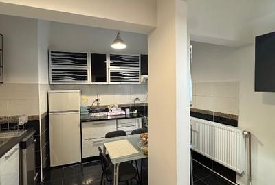 Apartament cu 3 camere semidecomandat, mobilat în Decebal - 8