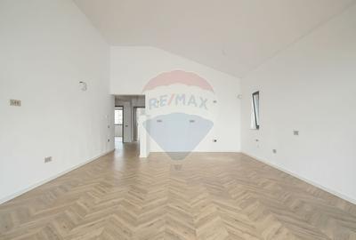 Casă cu 4 camere cu Teren 560 Mp în Stupini - 9