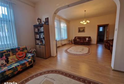 Casă cu Teren 866 Mp în Central