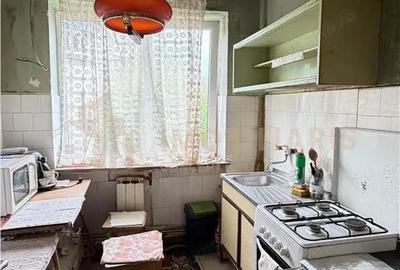 Apartament cu 2 camere semidecomandat în Săsar