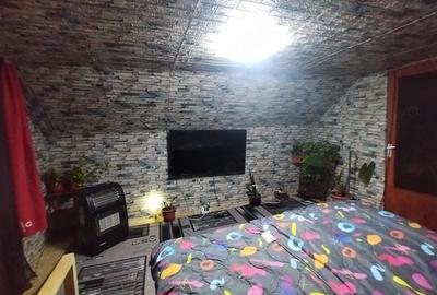 Casă cu 2 camere cu Teren 576 Mp în Central