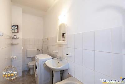 Casă cu 2 camere cu Teren 186 Mp în Simeria