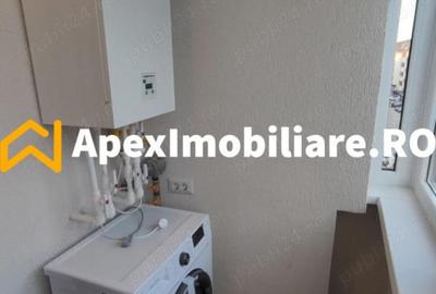 Garsonieră decomandată în Roșu