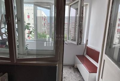 Apartament cu 2 camere decomandat în Alexandru Obregia