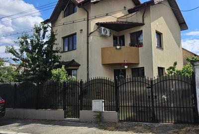 Casă cu Teren 147 Mp în Central
