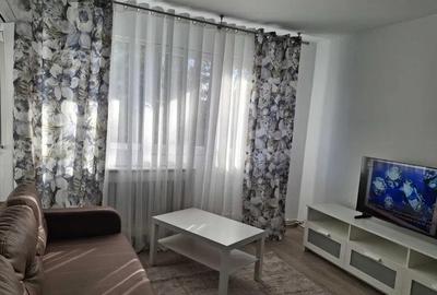Apartament cu 2 camere semidecomandat, mobilat în Podu Roș