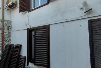 Casă individuală cu 4 camere cu Canalizare în Tomis II