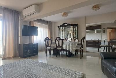 Apartament cu 3 camere decomandat în Tei