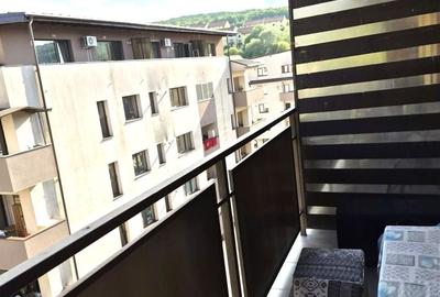 Apartament cu 2 camere decomandat în Florești