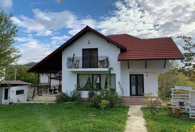 Casă individuală cu 4 camere cu Teren 581 Mp în Ștefănești