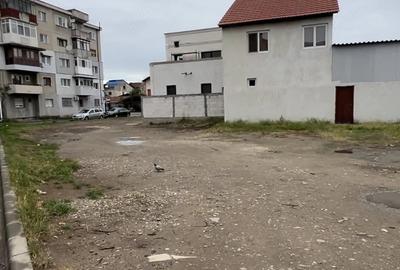 Teren de 675 mp, în Central