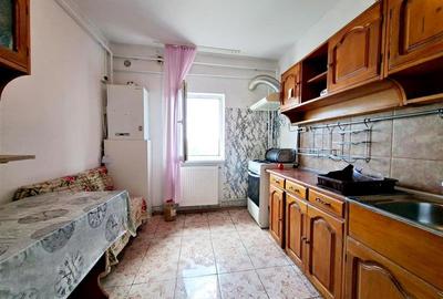 Apartament cu 2 camere semidecomandat în 9 Mai