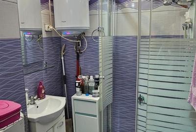 Apartament cu 3 camere semidecomandat în Florilor