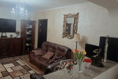 Apartament cu 3 camere, mobilat în Tomis II