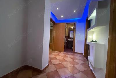 Apartament cu 3 camere decomandat în Central - 4