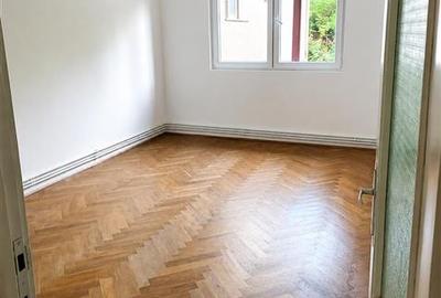 Apartament cu 2 camere decomandat în Astra