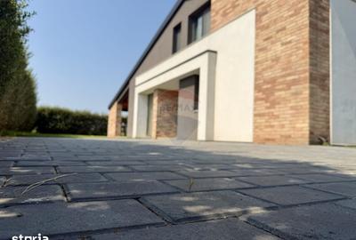 Casă cu 4 camere cu Teren 422 Mp în Central
