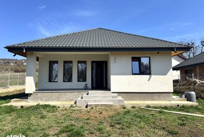 Casă cu 3 camere în Bucium