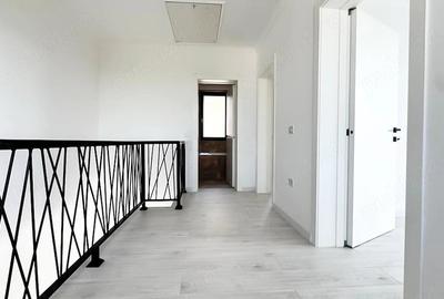 Casă cu 5 camere cu Teren 280 Mp în Girocului - 2