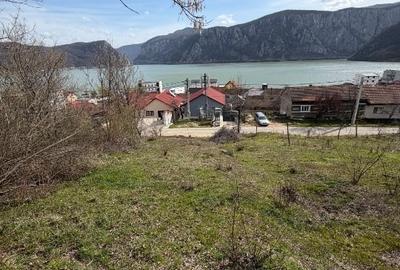 Teren intravilan de 400 mp, în Dubova