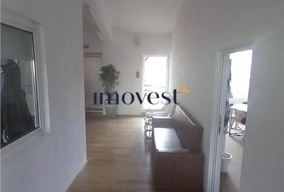 Spațiu comercial, de 450 mp, în Central