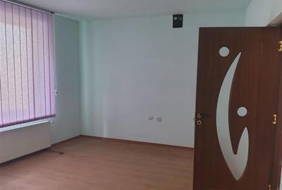 Casă cu 9 camere cu Canalizare în Sânpetru - 3