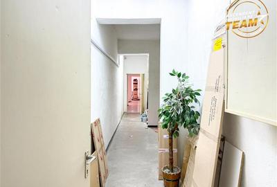 Spațiu comercial, de 553 mp, în Central - 35
