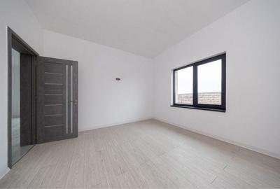 Casă cu 4 camere în Cărpiniș - 1