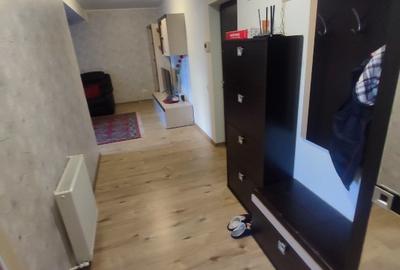 Apartament cu 2 camere decomandat în Între Lacuri