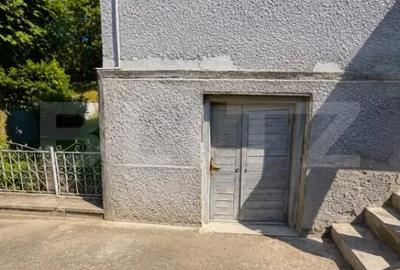 Casă cu 2 camere cu Teren 1341 Mp în Central