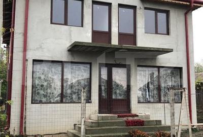 Casă cu 4 camere în Albești - 11