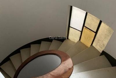 Apartament cu 3 camere decomandat în Armeneasca