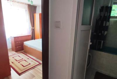 Apartament cu 3 camere semidecomandat în Rahova - 4