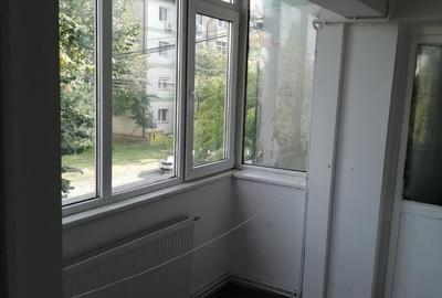 Apartament cu 3 camere decomandat în Bragadiru