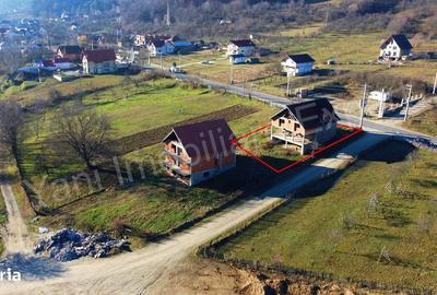 Casă cu 4 camere în Corbeni