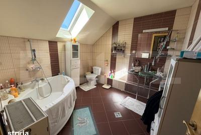Casă cu 5 camere cu Teren 655 Mp în Sânandrei - 2