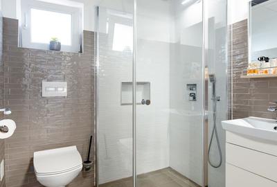 Casă cu 4 camere cu Teren 250 Mp în Central