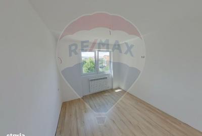 Apartament cu 4 camere decomandat în Central