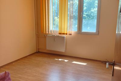 Apartament cu 4 camere decomandat în Drumul Taberei - 3