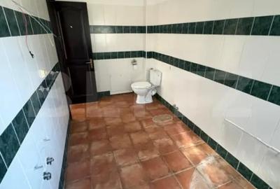 Casă cu 4 camere cu Teren 462 Mp în Ștefănești
