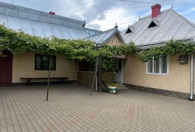 Casă cu 4 camere în Frătăuții Vechi