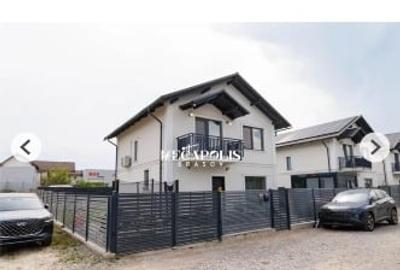Casă individuală cu 4 camere cu Canalizare în Cristian