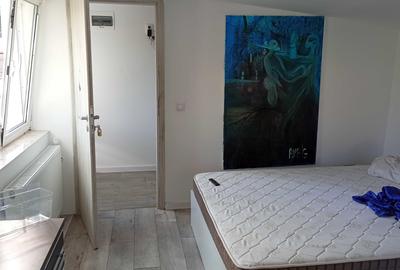 Apartament cu 4 camere decomandat în Central