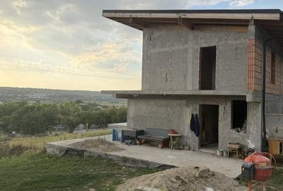 Casă cu 3 camere în Central - 1