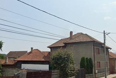 Casă cu 4 camere în Sântămăria-Orlea