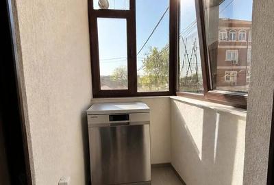 Apartament cu 3 camere decomandat, mobilat în Km 4